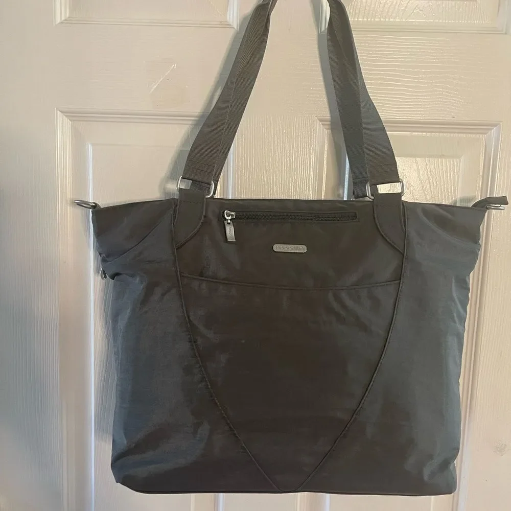 Baggallini avenue nylon